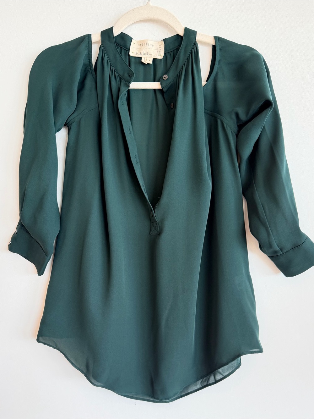 Artelier Nicole Miller green silk cold shoulder blouse Size S